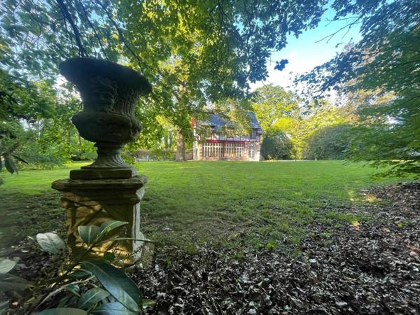 MAISON DE MAITRE  412M2 + 6200M2 DE PARC