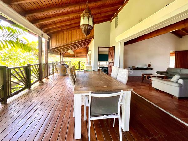 Vente Maison251 m² - 7 Pièces - SAINT FRANCOIS (97118)