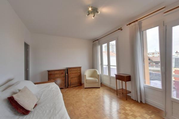Appartement Romainville 1 pièce(s) 31 m2 proche du marché