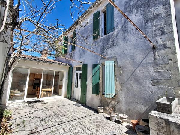 Sainte-Marie-de-Ré — Ensemble immobilier à fort potentiel