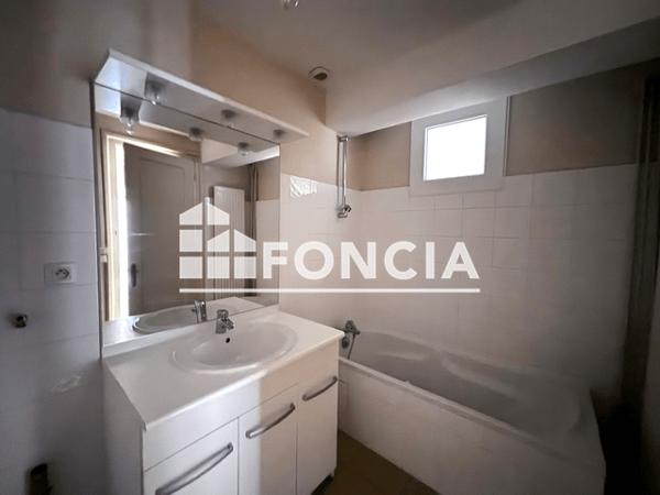 Location Appartement 5 pièces 100 m² - OMNIUM 48 Voiron 38500