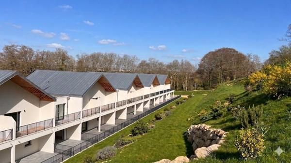 QUIMPER (29) ERGUE ARMEL - Appartement T4 de 95 m² habitables – Terrasse de 48 m² – Parking souterrain.