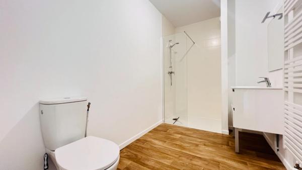 QUIMPER (29) ERGUE ARMEL - Appartement T4 de 95 m² habitables – Terrasse de 48 m² – Parking souterrain.