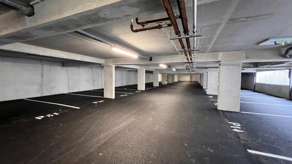 QUIMPER (29) ERGUE ARMEL - Appartement T4 de 95 m² habitables – Terrasse de 48 m² – Parking souterrain.