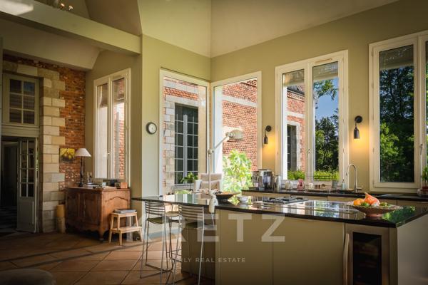 Manoir de style Louis XIII entièrement rénové