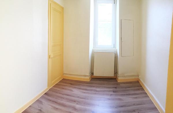 T3 PROCHE PLACE ROYALE,  
Nantes 44000