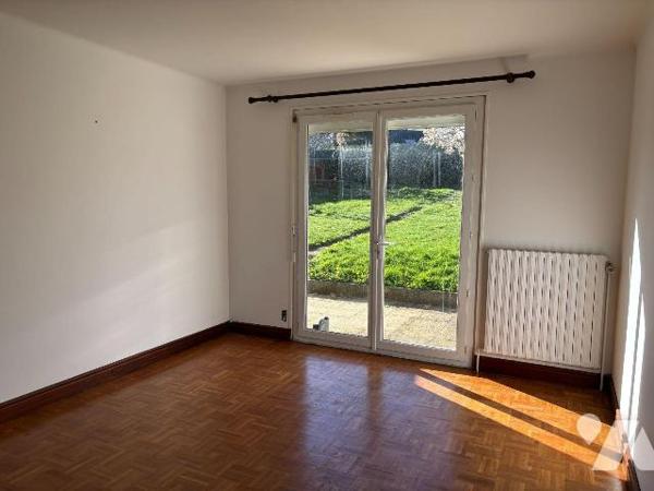 Maison a Vendre à BRIEC, en Finistère Sud (29),  dans le Bourg, Maison élevée sur Sous-sol tota...