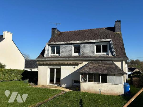 Maison a Vendre à BRIEC, en Finistère Sud (29),  dans le Bourg, Maison élevée sur Sous-sol tota...