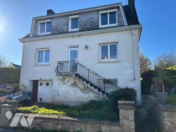 Maison a Vendre à BRIEC, en Finistère Sud (29),  dans le Bourg, Maison élevée sur Sous-sol tota...