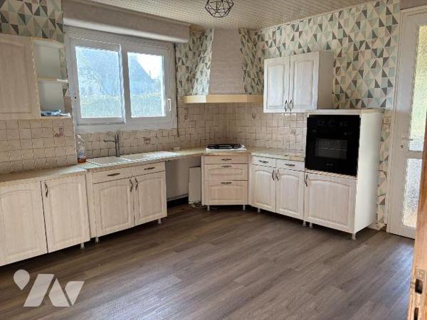 Maison a Vendre à BRIEC, en Finistère Sud (29),  dans le Bourg, Maison élevée sur Sous-sol tota...