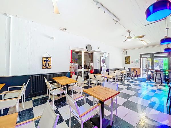 à vendre  300 m2 ST MITRE LES REMPARTS - 13