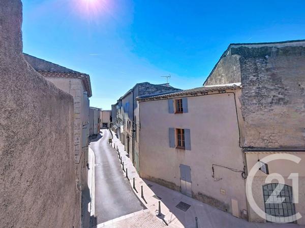 à vendre  300 m2 ST MITRE LES REMPARTS - 13