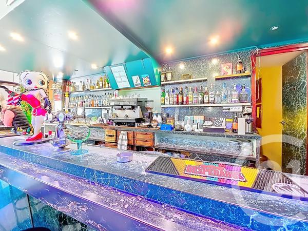 à vendre  300 m2 ST MITRE LES REMPARTS - 13