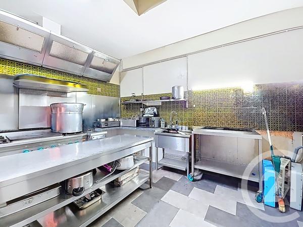 à vendre  300 m2 ST MITRE LES REMPARTS - 13