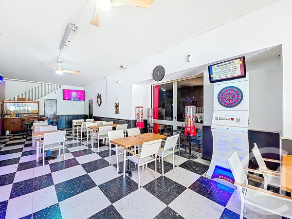 à vendre  300 m2 ST MITRE LES REMPARTS - 13