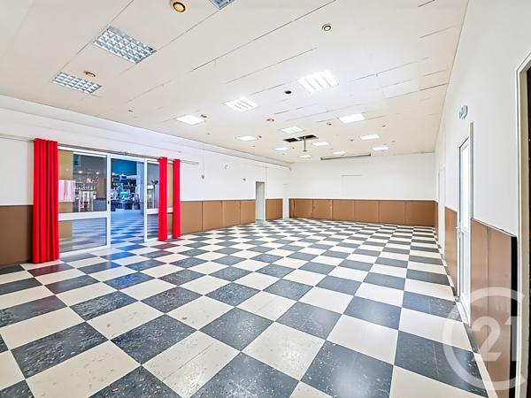 à vendre  300 m2 ST MITRE LES REMPARTS - 13