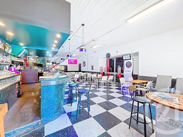 à vendre  300 m2 ST MITRE LES REMPARTS - 13