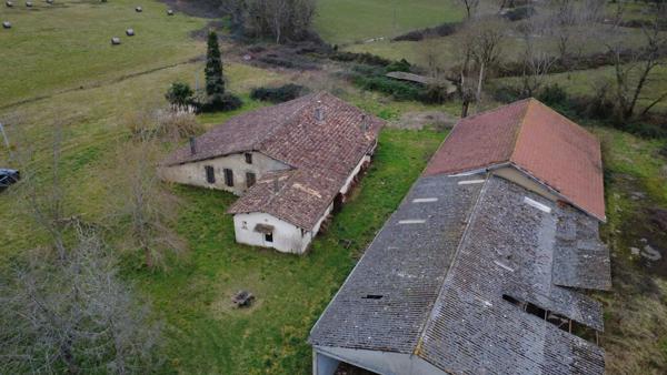 Vente                                                      Maison de village
                        
                     7 pièces                      180 m2                     à Bazas