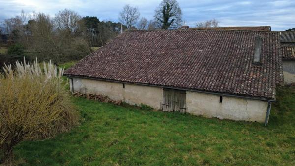 Vente                                                      Maison de village
                        
                     7 pièces                      180 m2                     à Bazas