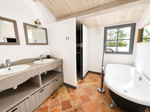 TALMONT-SAINT-HILAIRE | VILLA DE CARACTÈRE | VUE MER