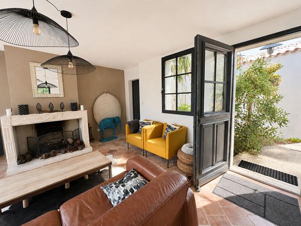 TALMONT-SAINT-HILAIRE | VILLA DE CARACTÈRE | VUE MER