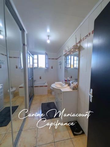 Maison 7 pièces de 153 m2, proche de toutes les commodités (79)