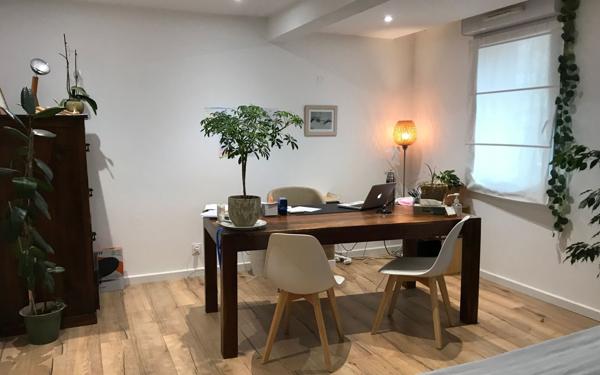 Appartement à vendre    1 pièce • 68 m2 Nyons