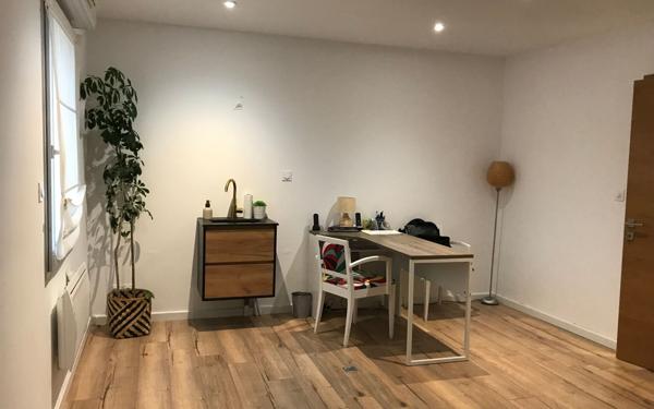 Appartement à vendre    1 pièce • 68 m2 Nyons