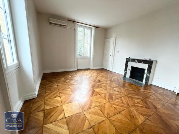Appartement à louer 5 pièces 132.17m² Sarlat-la-Canéda (24200)