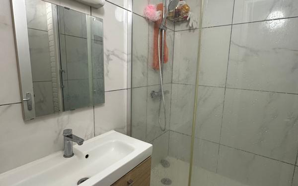 Appartement à vendre    5 pièces • 68,07 m2 Évry