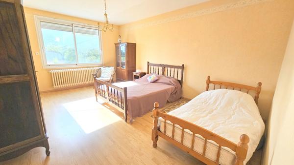 Maison à rénover avec potentiel - 130 m² - 4 chambres - Nueil-les-Aubiers