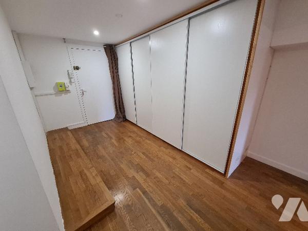 Appartement 5 pièces rénové, plein centre de TOUL - Place de la République