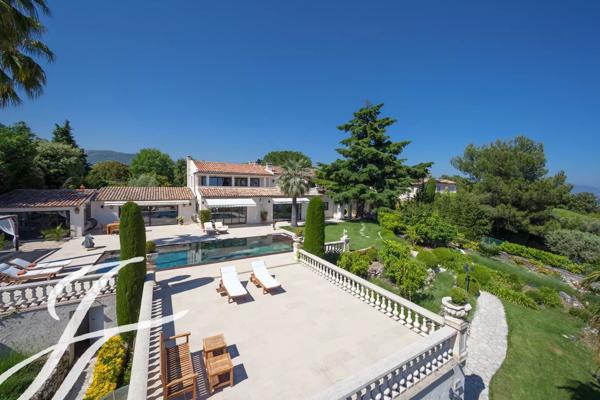Villa avec vue mer panoramique à louer à Saint Paul de Vence - Domaine Privé