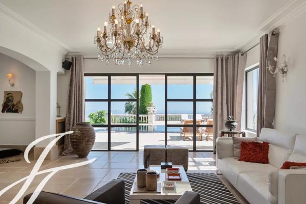 Villa avec vue mer panoramique à louer à Saint Paul de Vence - Domaine Privé