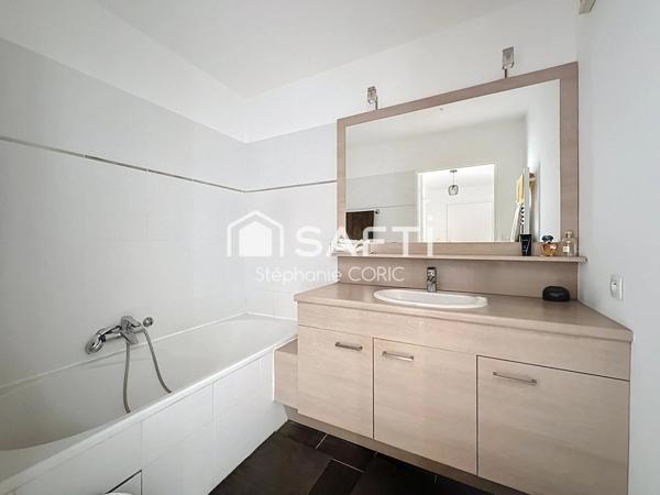 CALME - TERRASSE - PAS DE TRAVAUX À PRÉVOIR