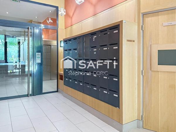 CALME - TERRASSE - PAS DE TRAVAUX À PRÉVOIR