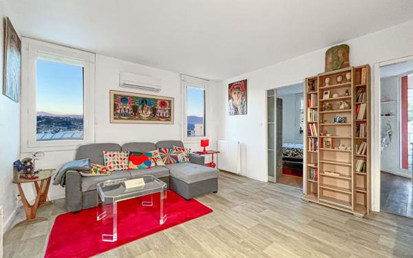 Appartement à vendre    3 pièces • 45 m2 Nice