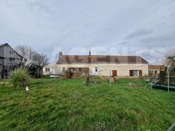 Maison avec dépendances et grand terrain - Fort potentiel