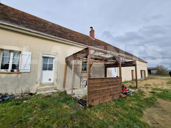 Maison avec dépendances et grand terrain - Fort potentiel