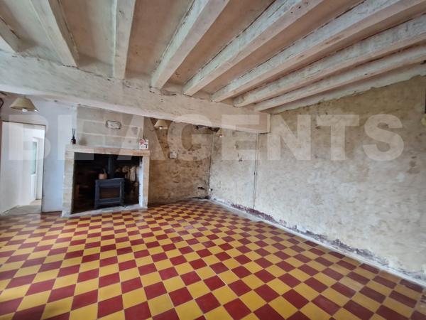 Maison avec dépendances et grand terrain - Fort potentiel