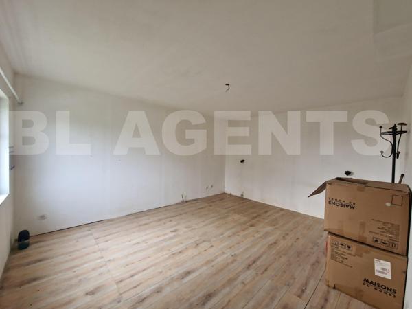 Maison avec dépendances et grand terrain - Fort potentiel