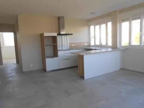 Location                                                      Appartement
                        
                     3 pièces                      68 m2                     à Martigues