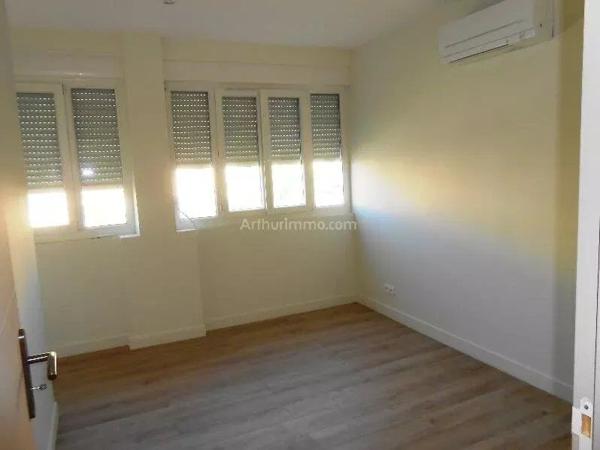 Location                                                      Appartement
                        
                     3 pièces                      68 m2                     à Martigues