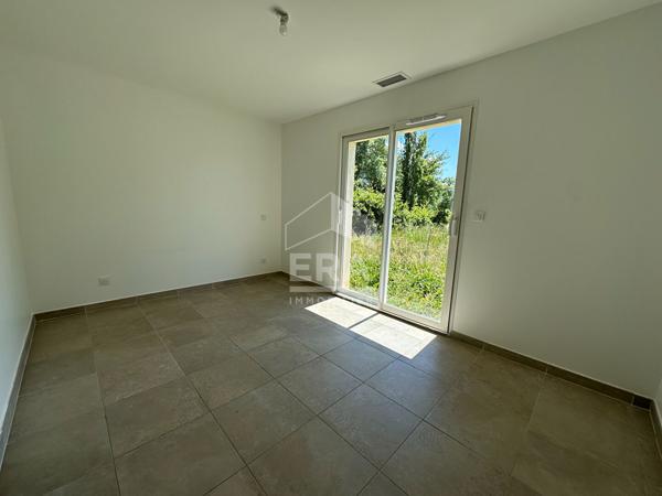 aison plain-pied RE2020 ? 3 chambres, piscine, vue citadelle