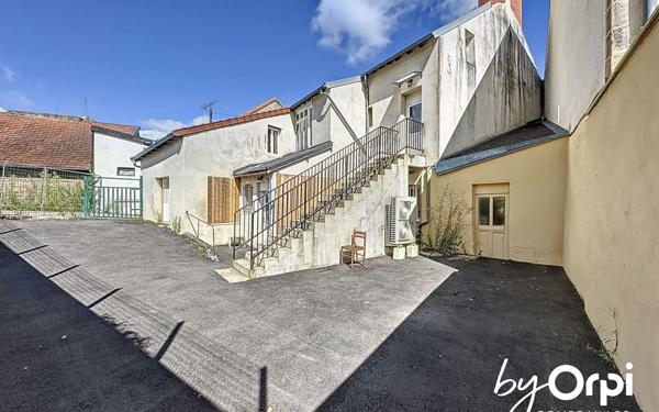 Maison à vendre    8 pièces • 230 m2 Saint-Éloy-les-Mines