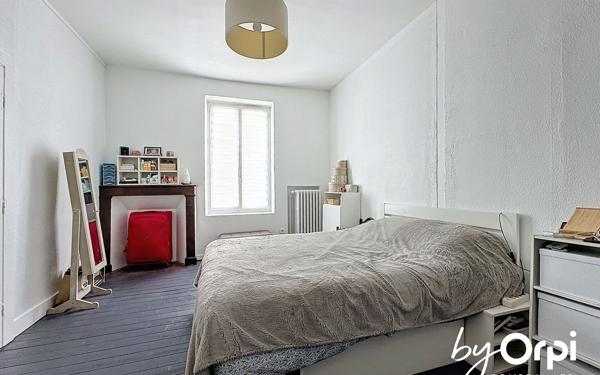 Maison à vendre    8 pièces • 230 m2 Saint-Éloy-les-Mines