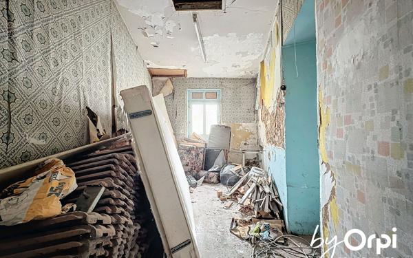 Maison à vendre    8 pièces • 230 m2 Saint-Éloy-les-Mines