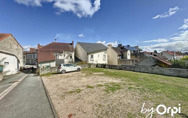 Maison à vendre    8 pièces • 230 m2 Saint-Éloy-les-Mines