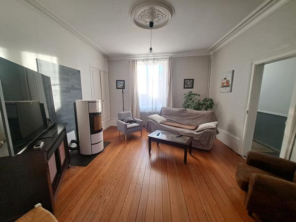 MAISON DE CARACTERE EN HYPERCENTRE DE LA FLECHE- QUARTIER RECHERCHE