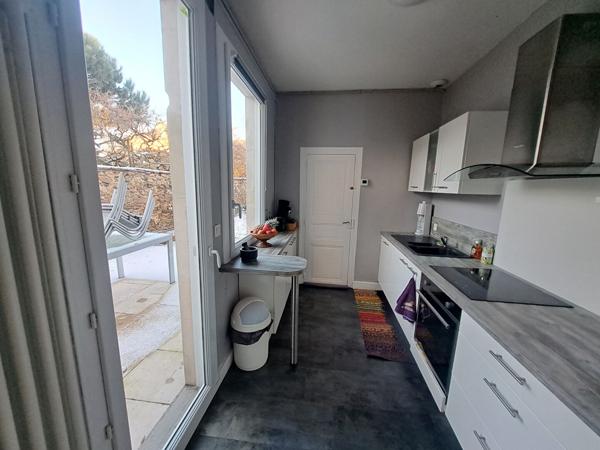 MAISON DE CARACTERE EN HYPERCENTRE DE LA FLECHE- QUARTIER RECHERCHE